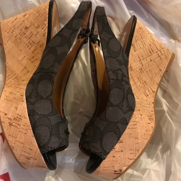 Coach Ferry Jack Style
100% Authentic - Picture 2 of 3